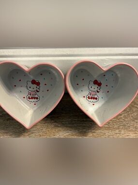 Hello Kitty Heart Bowls Set of 2